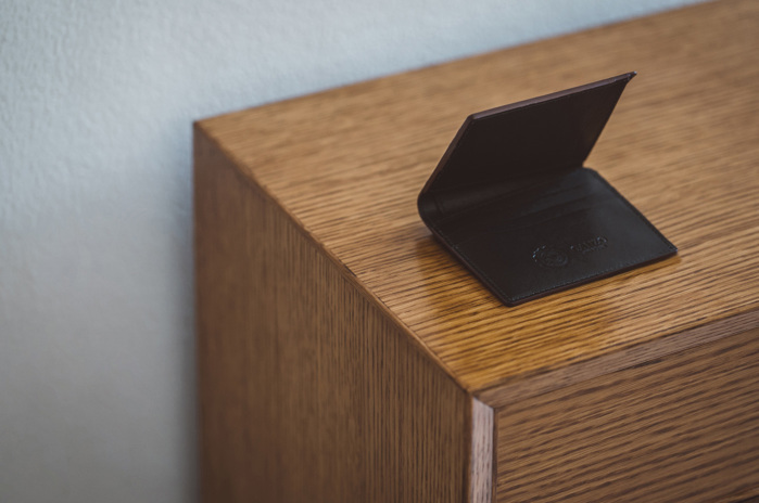 CORDOVAN R.C.(コードバンアールシー) 縦型純札入れ｜コードバン